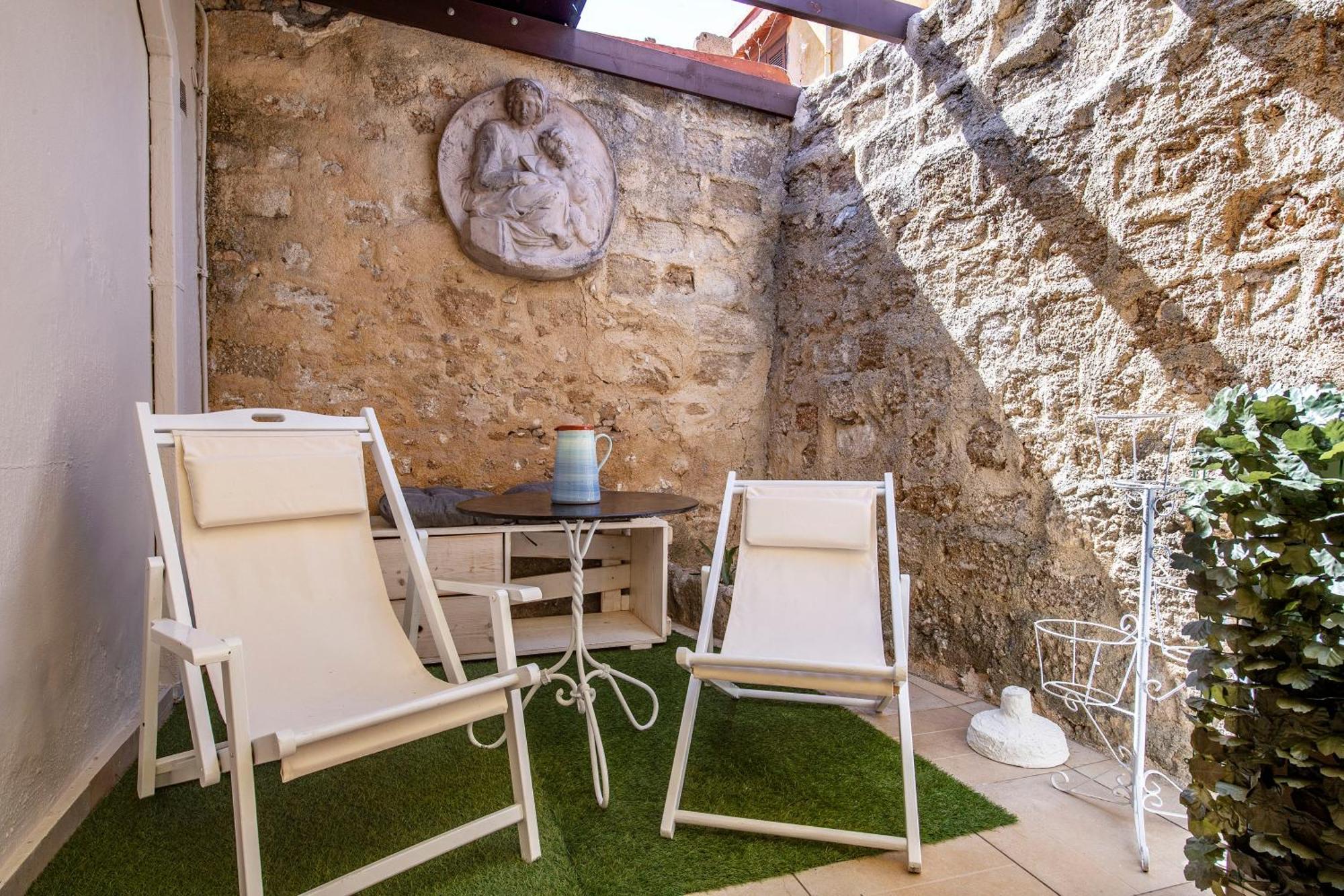 Old Town Corner Luxury Studios Rhodes City Екстериор снимка